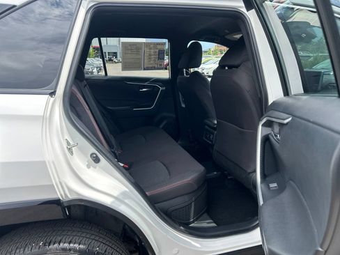 Used 2025 Toyota RAV4 SE AWD/4WD image 17