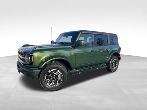 Used 2023 Ford Bronco Outer Banks image 2