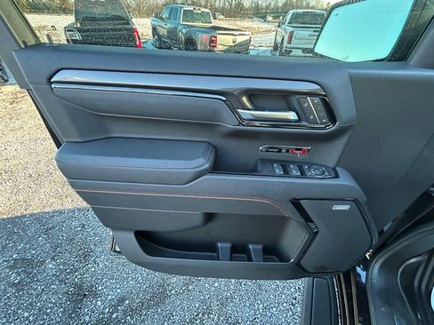 Used 2025 GMC Sierra 1500 AT4 w/ AT4 Premium Package image 10