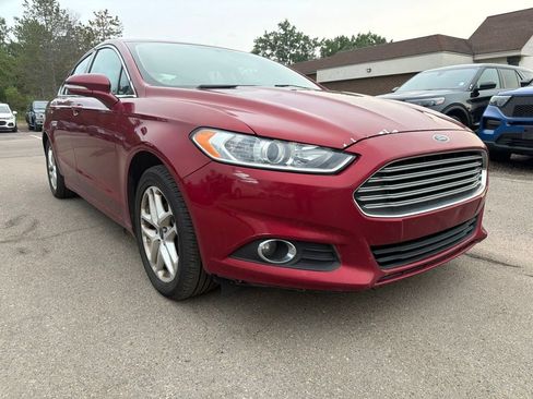 Used 2014 Ford Fusion SE w/ Equipment Group 202A FWD image 3