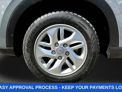 Used 2020 Hyundai Venue SEL FWD image 37