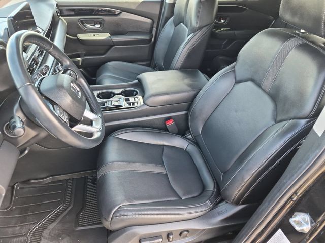 Used 2024 Honda Pilot Touring image 16