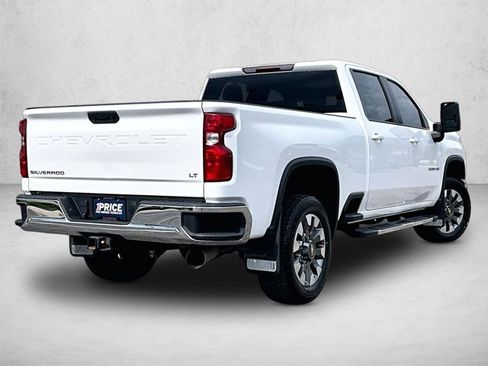 Used 2024 Chevrolet Silverado 2500 LT AWD/4WD image 2