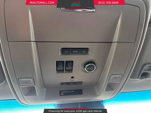 Used 2015 Chevrolet Suburban LT image 18