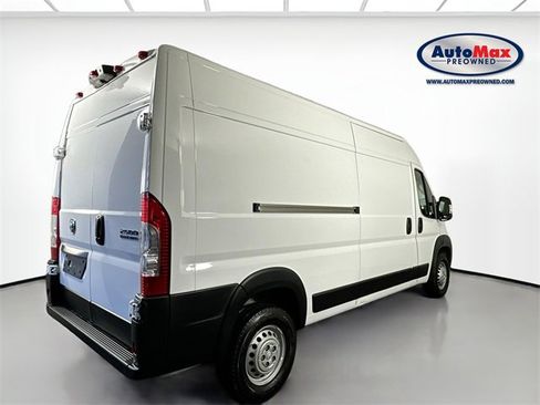 Used 2024 RAM ProMaster 2500 w/ Convenience Group image 2