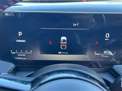 Used 2025 Nissan Kicks SR image 24