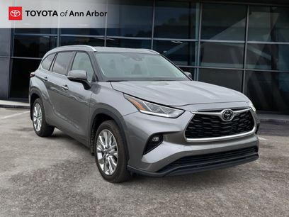 Used 2025 Toyota Highlander Limited