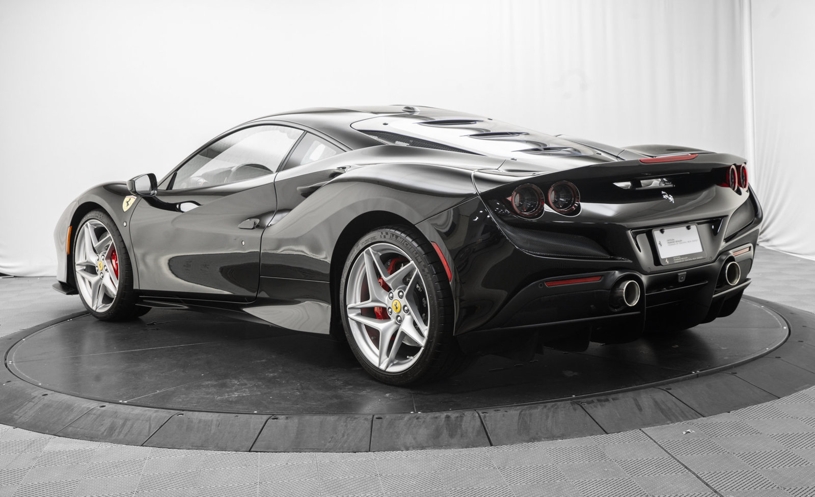 Used 2022 Ferrari F8 Tributo RWD image 5