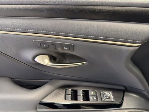 Used 2023 Lexus ES 350 w/ Premium Package image 10