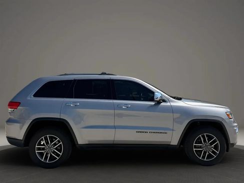 Used 2018 Jeep Grand Cherokee Limited AWD/4WD image 8