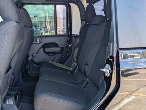 Used 2023 Jeep Gladiator Sport image 21