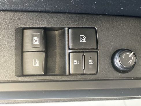 Used 2019 Toyota Tacoma SR AWD/4WD image 15