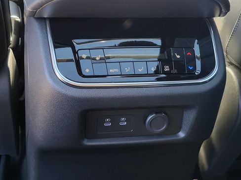 New 2026 Nissan Armada Platinum image 19