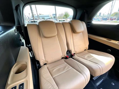 Used 2024 Mercedes-Benz GLS 580 4MATIC image 28