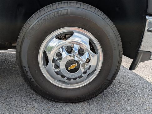 Used 2021 Chevrolet Silverado 3500 LTZ w/ LTZ Plus Package AWD/4WD image 11