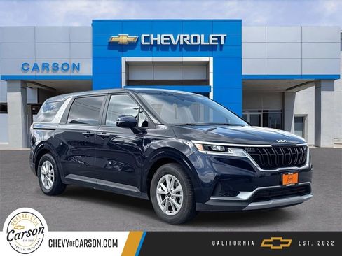 Used 2024 Kia Carnival LX image 1