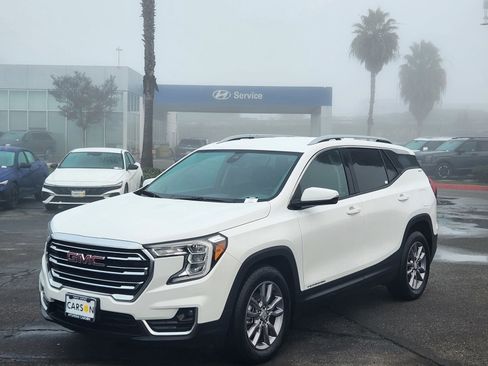 Used 2024 GMC Terrain SLT image 27