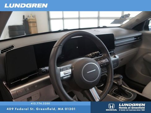 Used 2025 Hyundai Kona SEL AWD/4WD image 12
