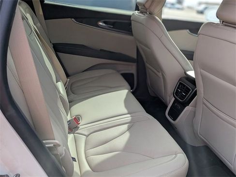 Used 2020 Lincoln Nautilus Reserve image 35