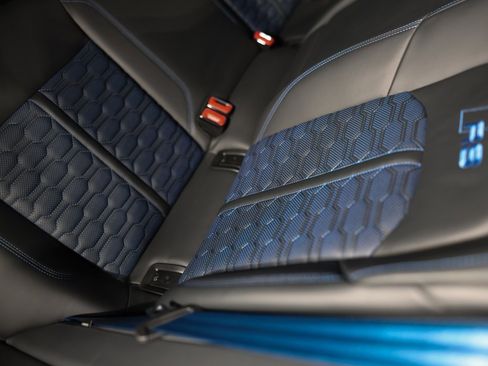 Used 2025 Audi RS 6 performance w/ Blue RS Design Package Plus image 34