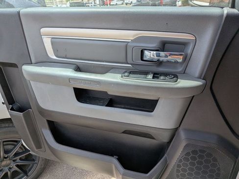 Used 2017 RAM 1500 Classic SLT RWD image 11