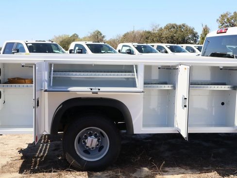 New 2025 GMC Sierra 3500 Pro w/ Convenience Package AWD/4WD image 10