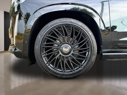 Used 2021 Cadillac Escalade ESV Sport w/ Driver Assist Tech Package AWD/4WD image 8