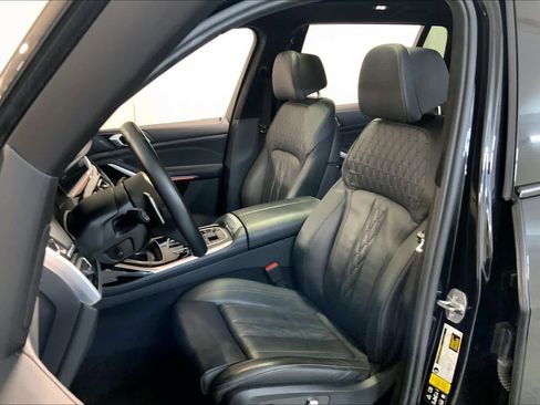 Used 2022 BMW X7 xDrive40i w/ M Sport Package image 8