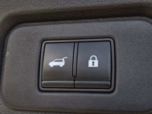 Used 2021 Nissan Rogue Platinum FWD image 12