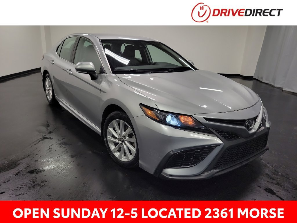Used 2024 Toyota Camry SE FWD image 1