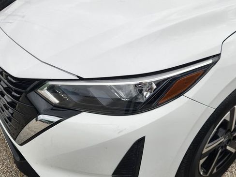 Used 2025 Nissan Sentra SV image 6