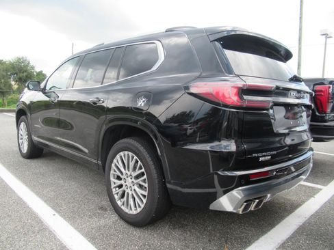 Used 2025 GMC Acadia Denali FWD image 3