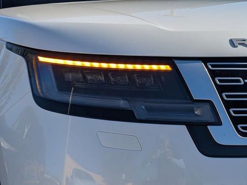 Used 2024 Land Rover Range Rover Autobiography image 9