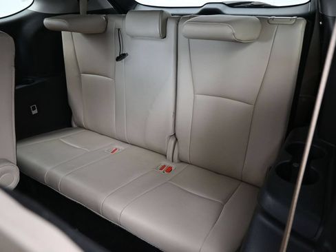 Used 2022 Toyota Highlander XLE FWD image 33