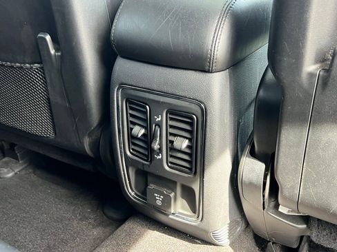 Used 2014 Jeep Grand Cherokee Altitude image 24