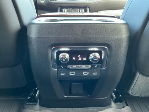 Used 2024 GMC Yukon Denali Ultimate image 23