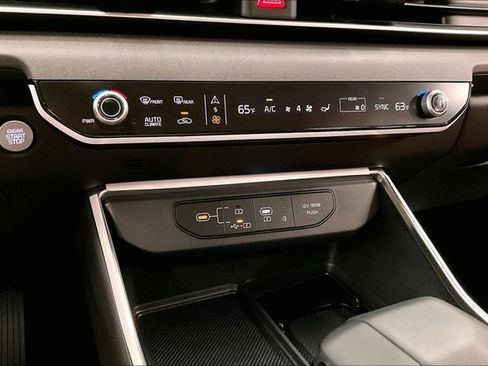 Used 2026 Kia Carnival EX FWD image 30