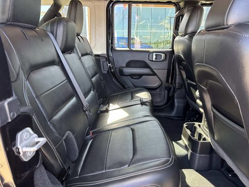 Used 2022 Jeep Wrangler Unlimited Sahara w/ Cold Weather Group image 9