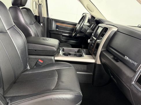 Used 2018 RAM 1500 Laramie AWD/4WD image 26