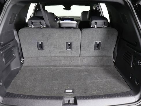 Used 2025 Chevrolet Traverse High Country w/ LPO, Cargo Package AWD/4WD image 22
