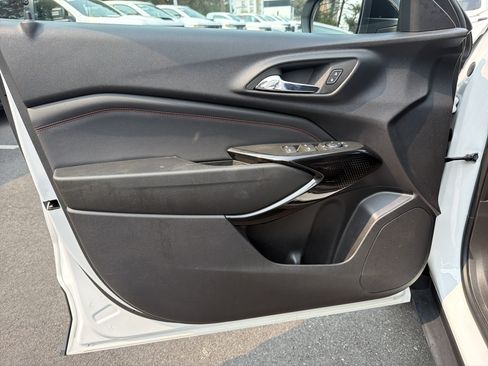 Used 2024 Chevrolet Trax RS FWD image 14