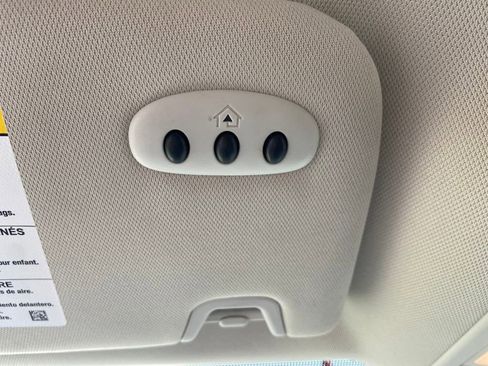 Used 2023 Ford Edge Titanium image 29