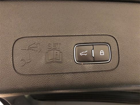 Used 2023 Lincoln Aviator AWD w/ Premium Package image 11