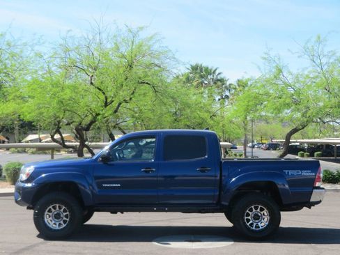 Used 2015 Toyota Tacoma PreRunner w/ TRD Off-Road Package image 2