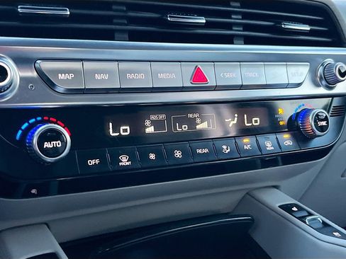 Used 2022 Kia Telluride SX w/ Towing Package FWD image 16