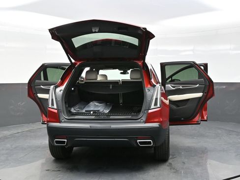New 2025 Cadillac XT5 Sportv w/ LPO, Floor Liner Package image 38