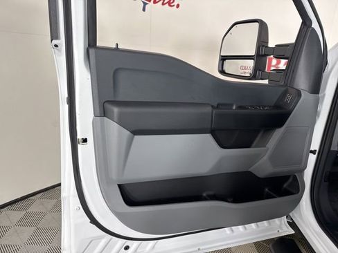 New 2026 Ford F250 XL w/ XL Chrome Package image 15