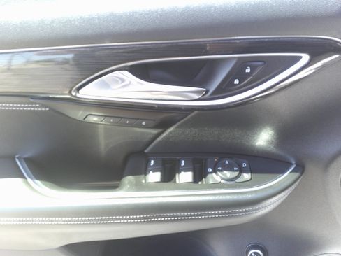 Used 2023 Buick Envision Essence w/ Sport Touring Package AWD/4WD image 15