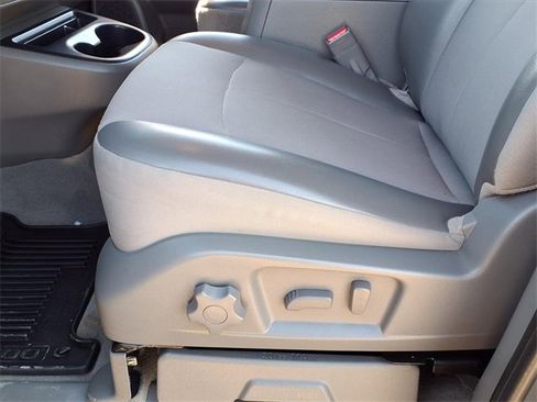 Used 2021 Nissan NV 3500 SV image 16