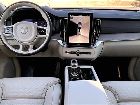 New 2026 Volvo XC90 T8 Ultra w/ Protection Package Premier image 7